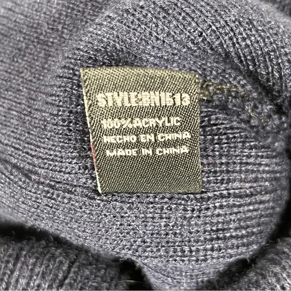 Boston Red Sox Winter Beanie Pom Pom Hat - Picture 5 of 6